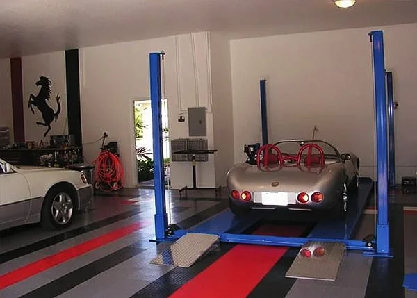 titan 4 post automotive lift