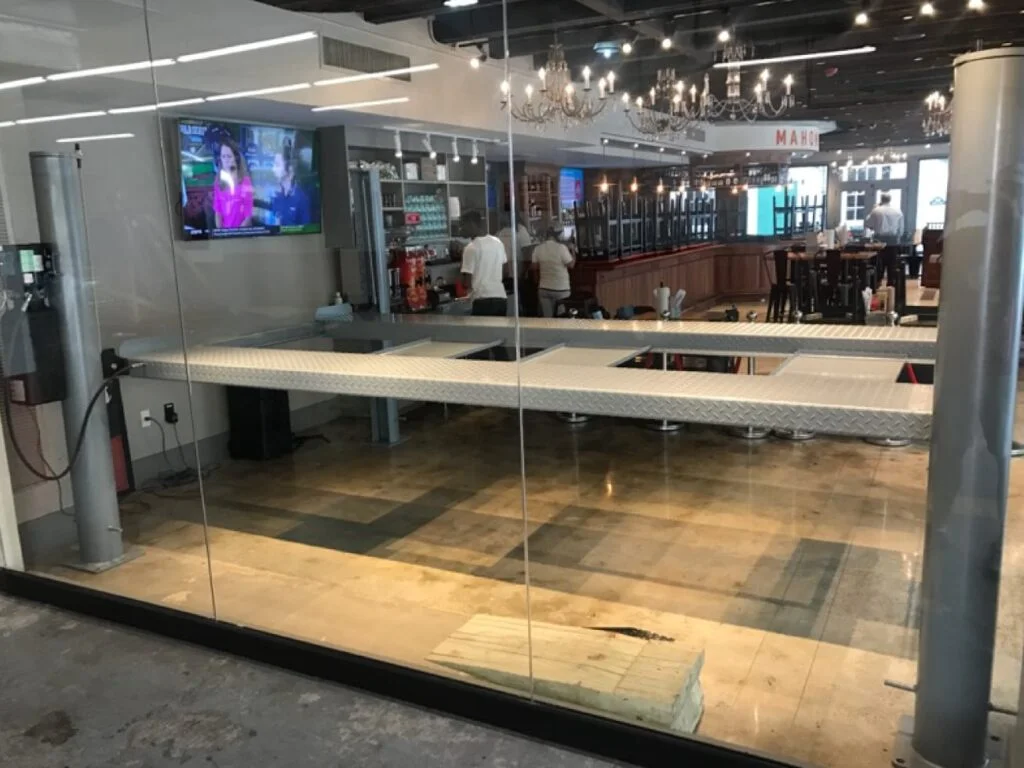 Mahoney's New Orleans Car Lift
