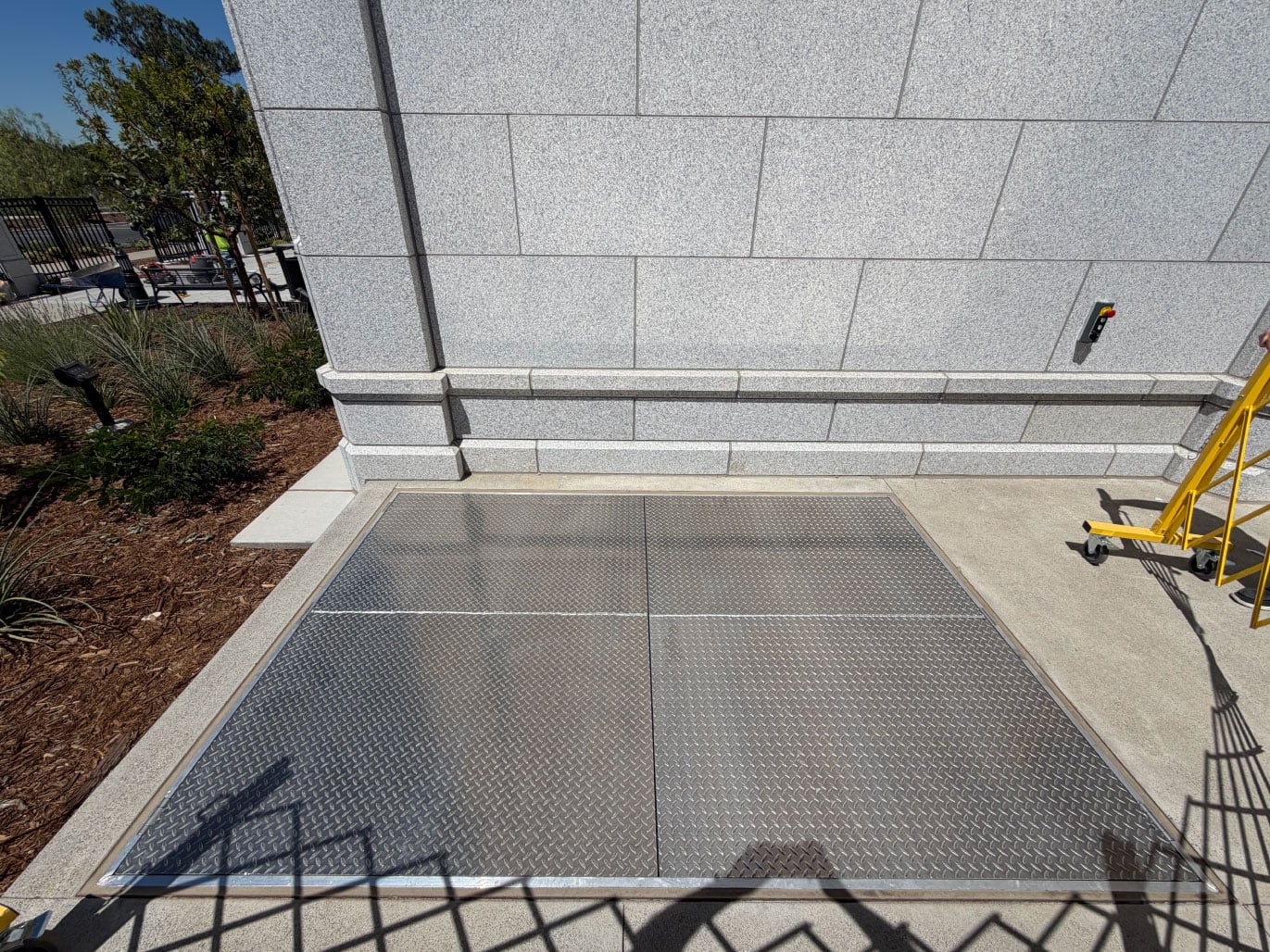 Sidewalk Elevator Lift - Image 10
