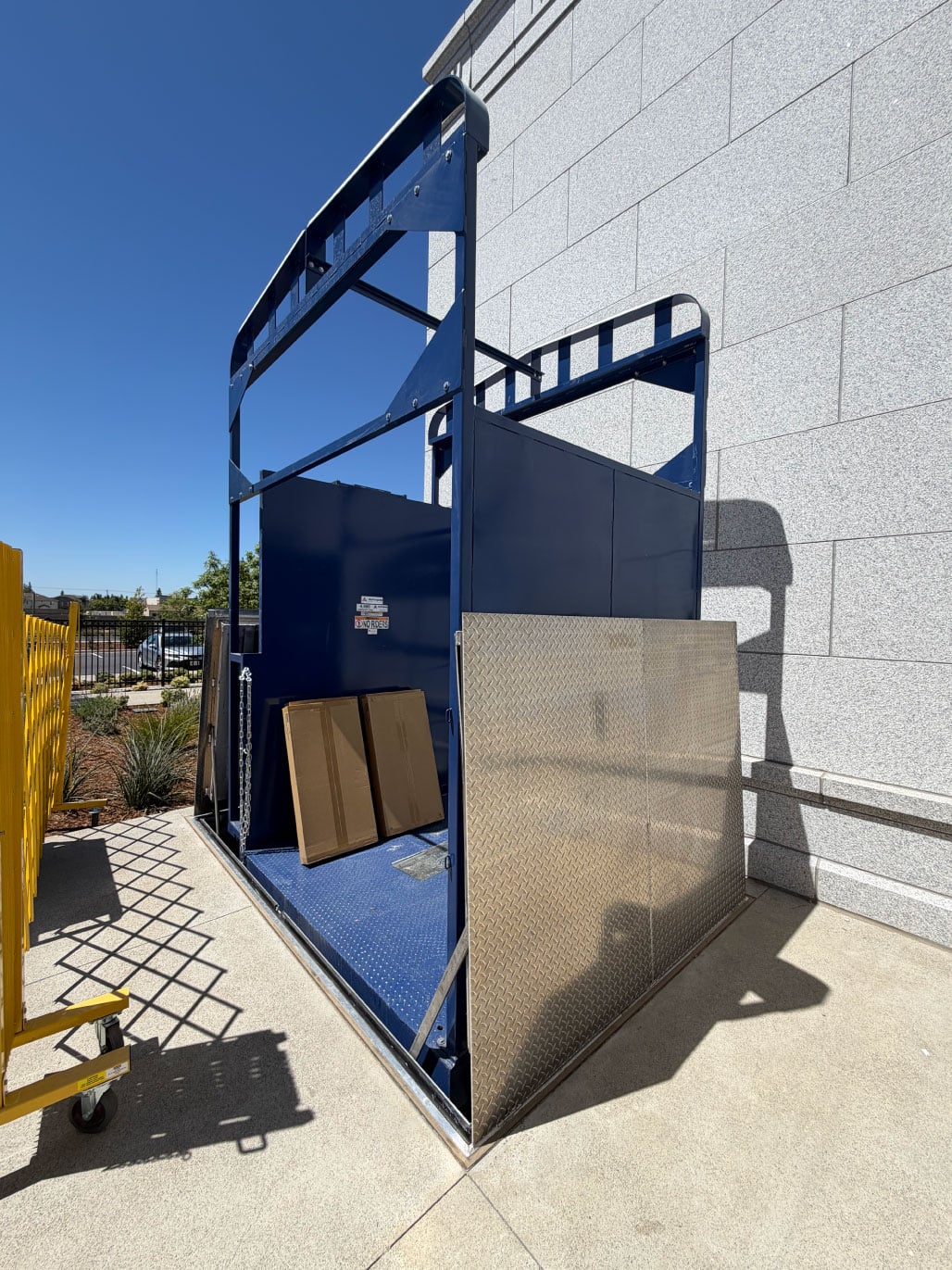 Sidewalk Elevator Lift - Image 11